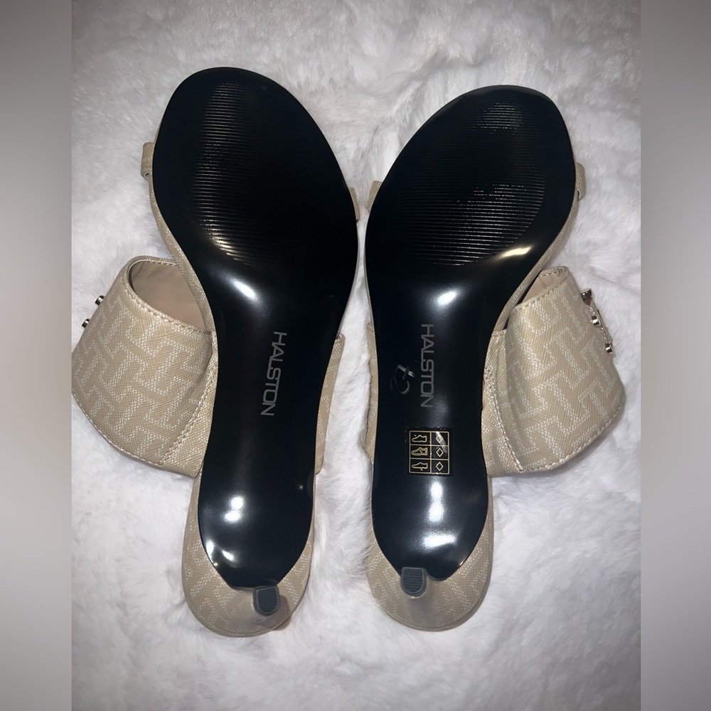 Halston Beige Heels - Picture 4 of 6